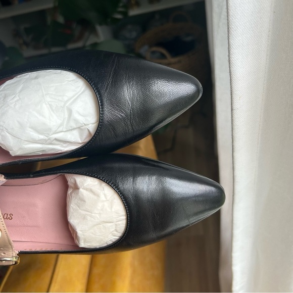 Pretty Ballerinas Pointed Toe Ballet Mary Jane Flats with Pearls Black and Nude - Picture 5 of 10